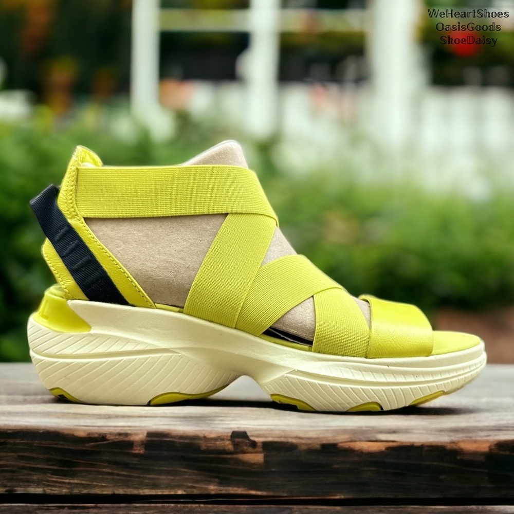 NIB Sorel Explorer Blitz Multistrap Sport Sandal Bolt Bolt Hint Neon Yellow - Picture 8 of 16